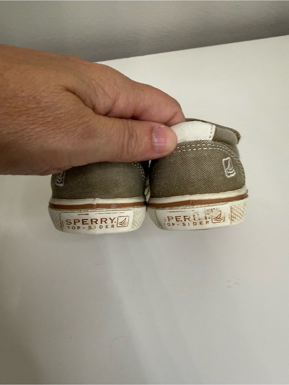 Sperry Kids Taupe green Canvas Hook-and-Loop Sneakers size 5 - Picture 4 of 7